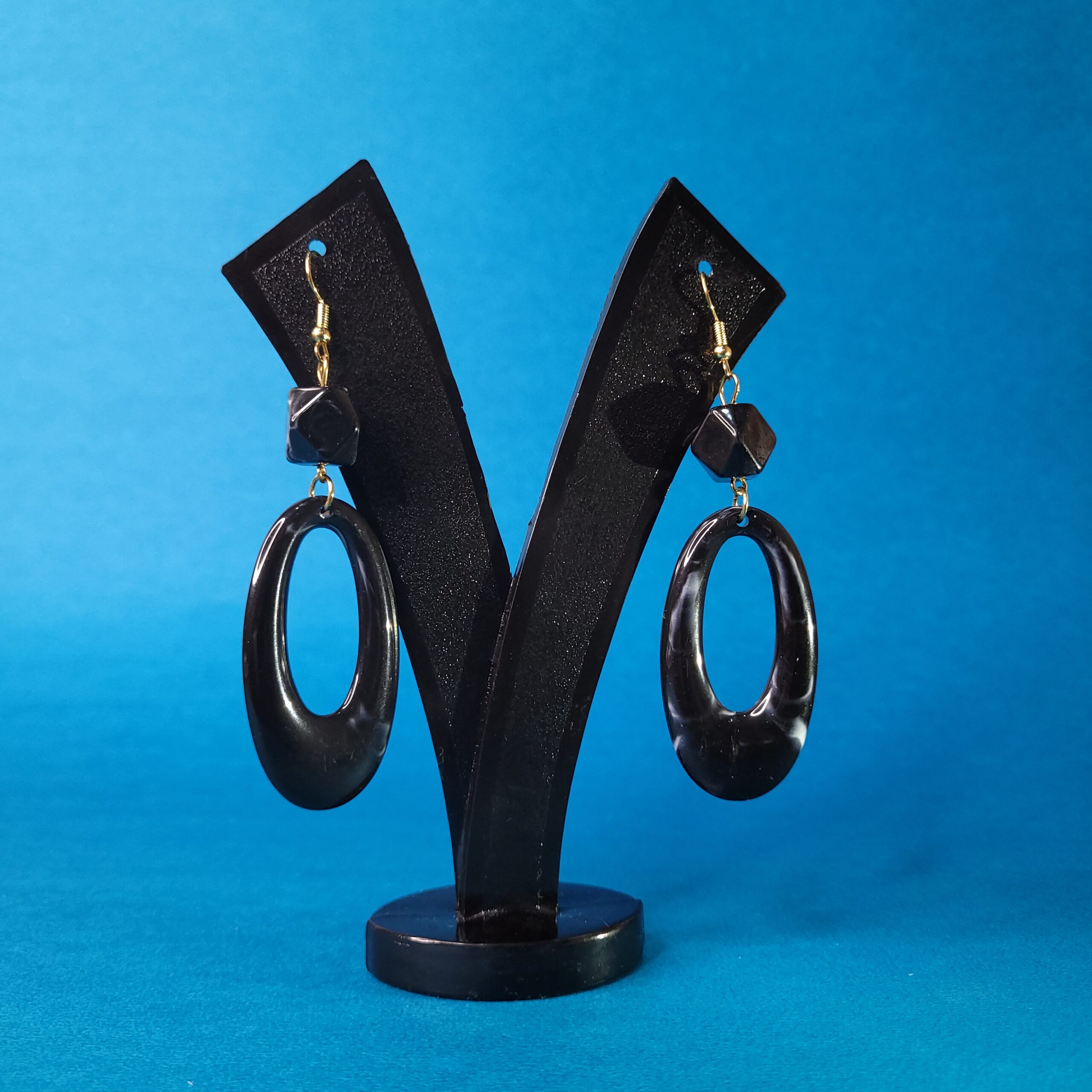 Everyday Chic Oval Earrings