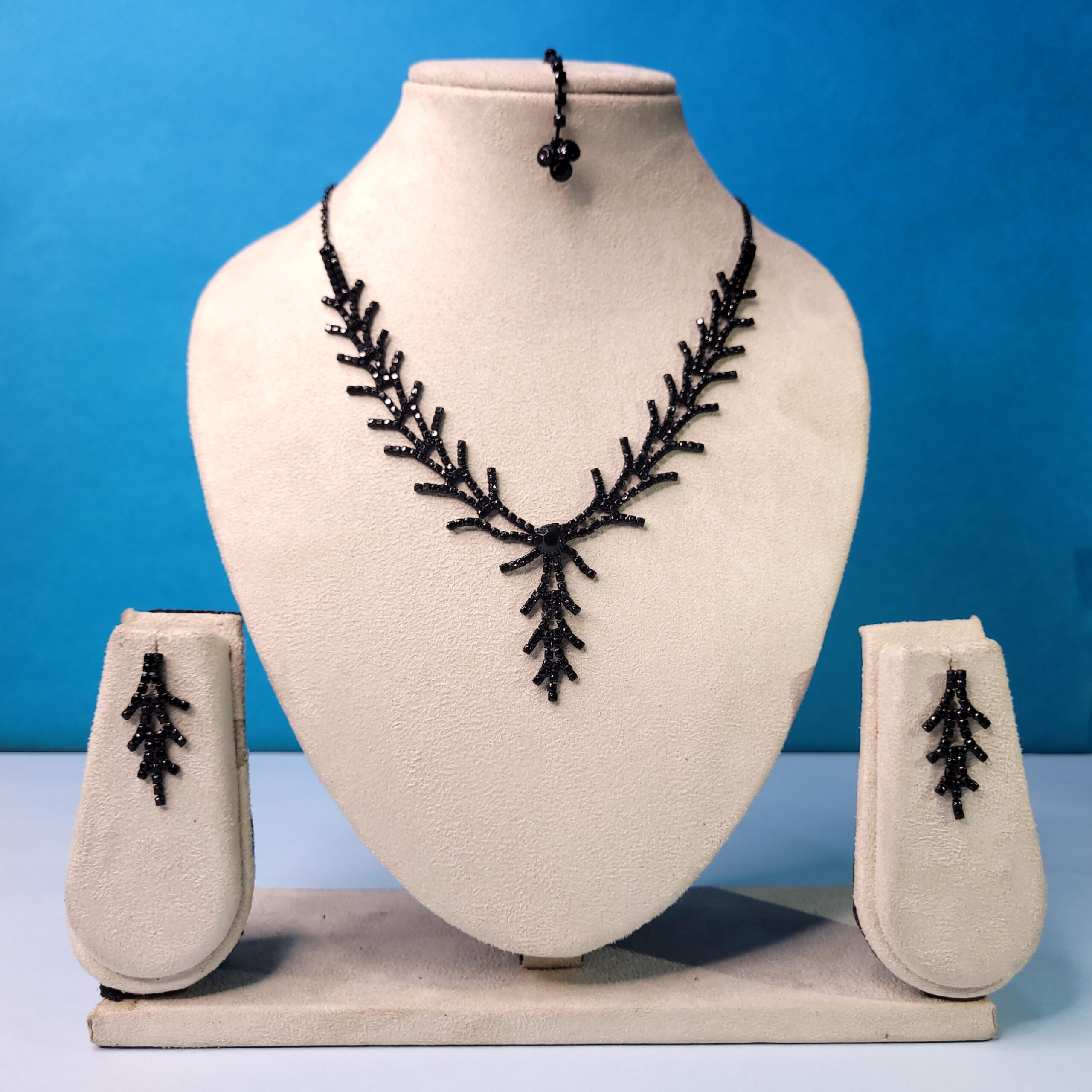 Midnight Elegance Black Necklace Set