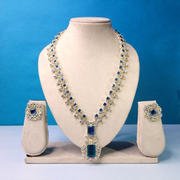 Classic Emerald Elegance Necklace Set