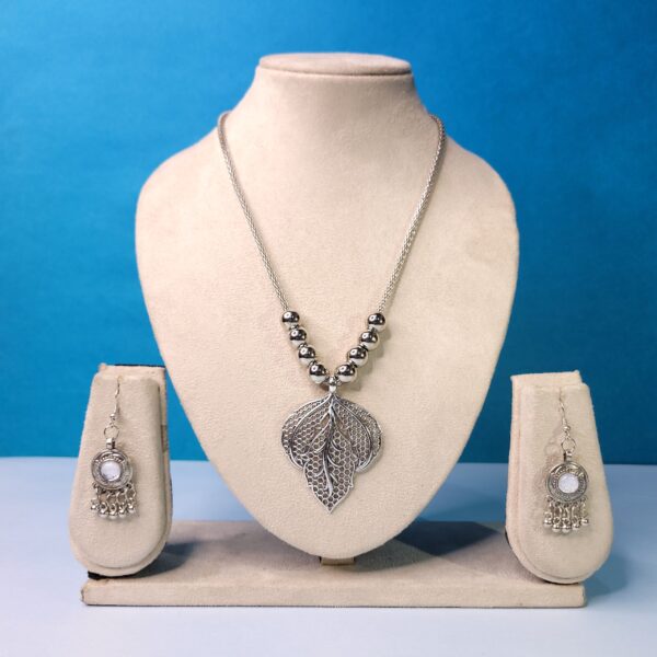 Boho Elegance Long Chain Oxidized Pendant Set