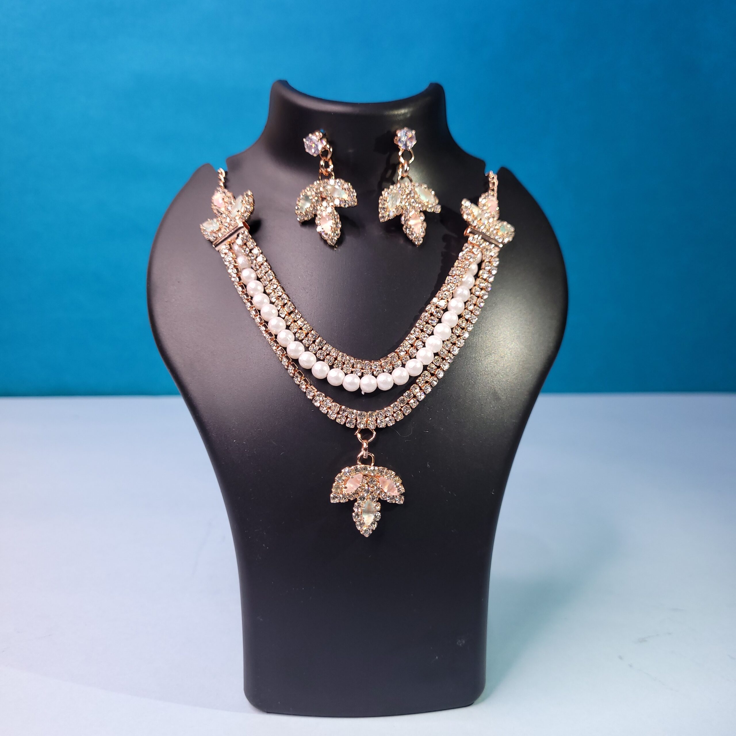 Dazzling Stone and Pearl Rose Gold Jewelry Set